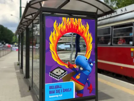 Przystanki autobusowe i tramwajowe, czyli reklama w tkance miasta.