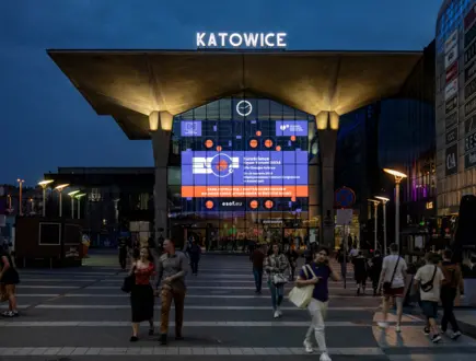 DOOH - reklama video na ekranach LCD