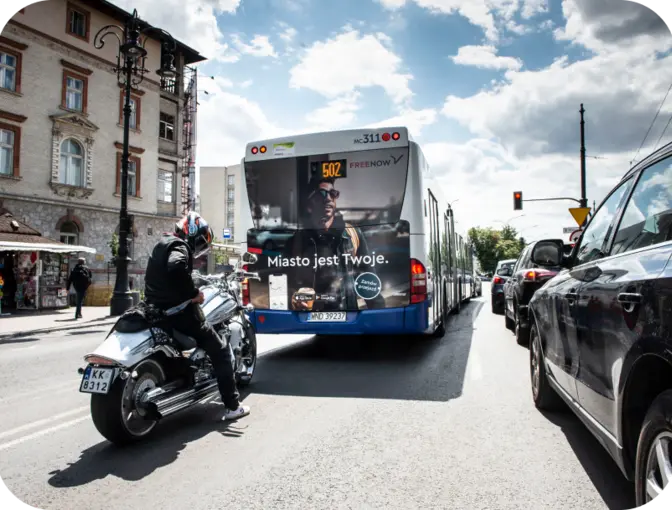 Freenow - fullback - advertising on buses