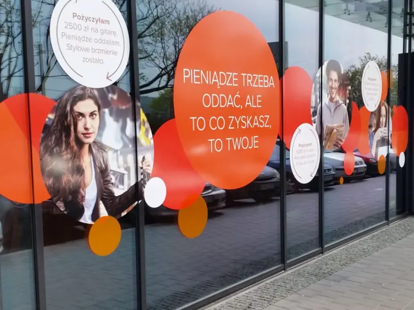 Promocja w finansach, czyli OOH jako reklama banku.